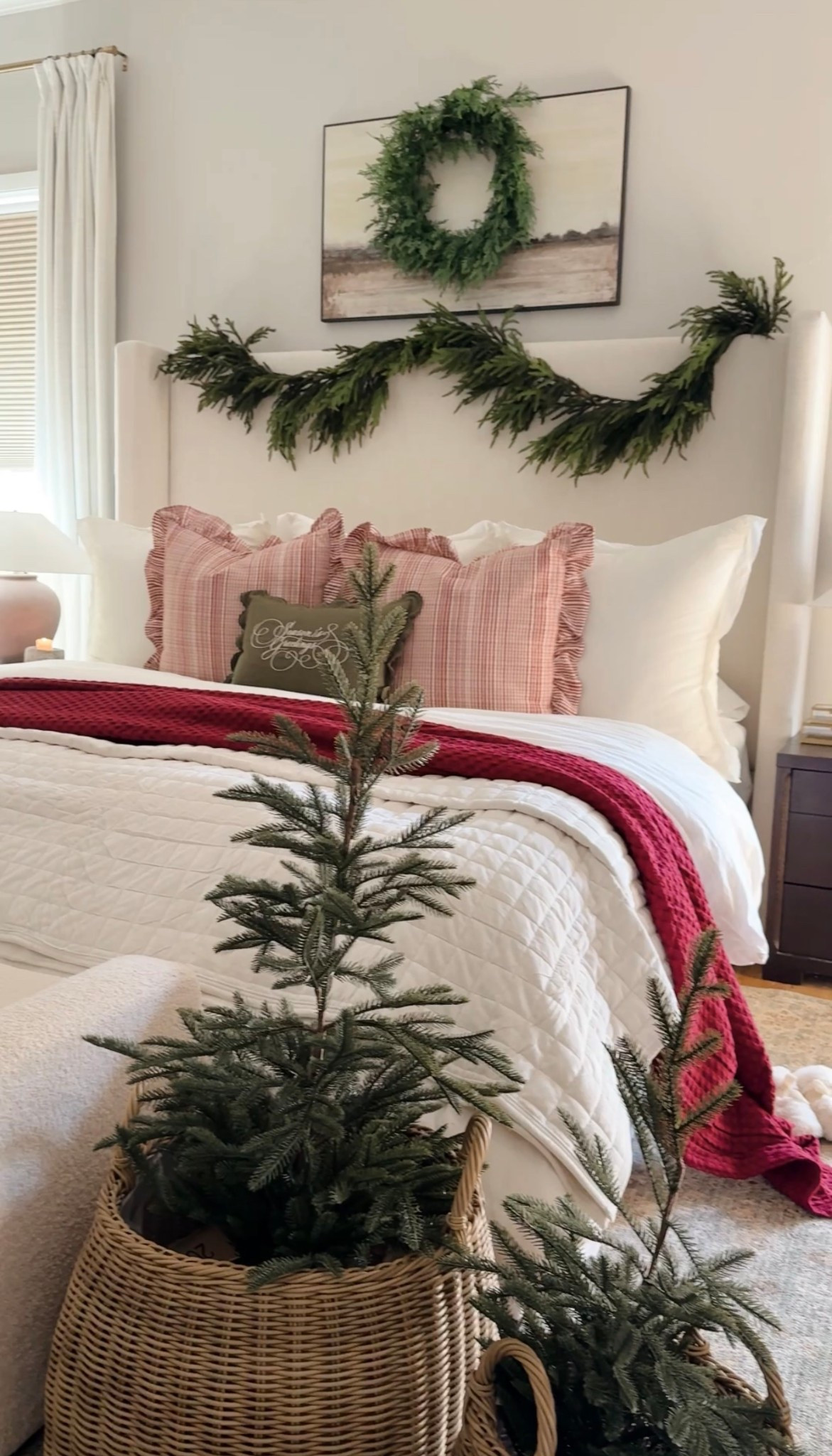 Bedroom
Christmas Touch #bedroomchristmas #christmas #christmasbedroom 

#LTKSeasonal #LTKHoliday
