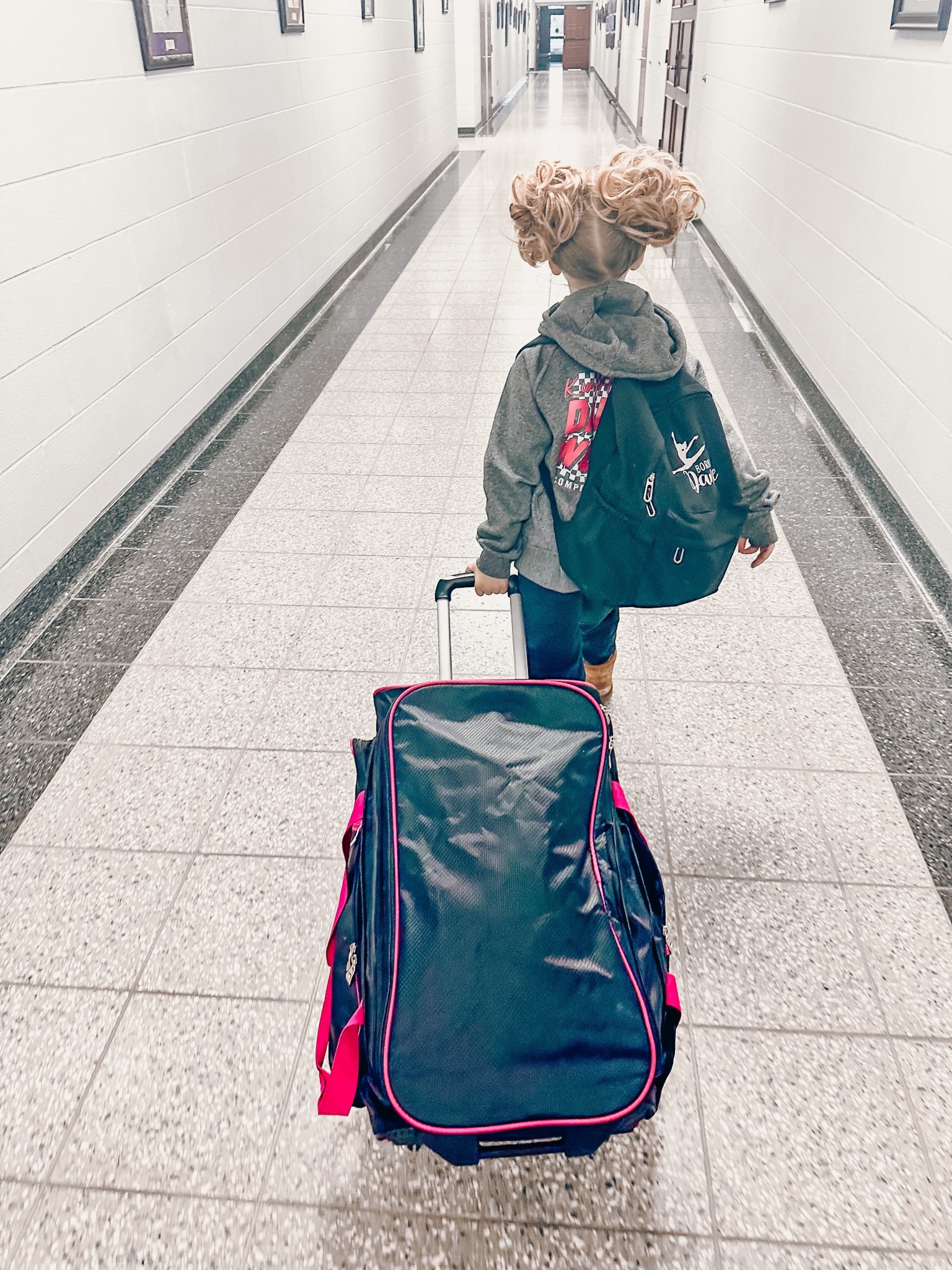 The “extras” in our dance bag! #dancemom #dancebag #competitiondance