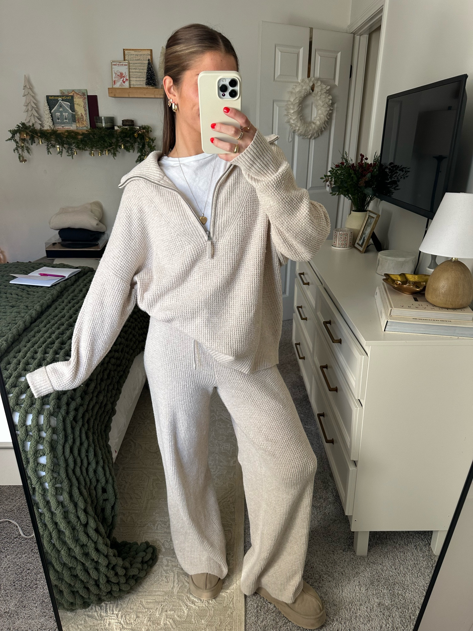 I got this last year for aerie!! but they have VERY similar ones currently so I linked those!!