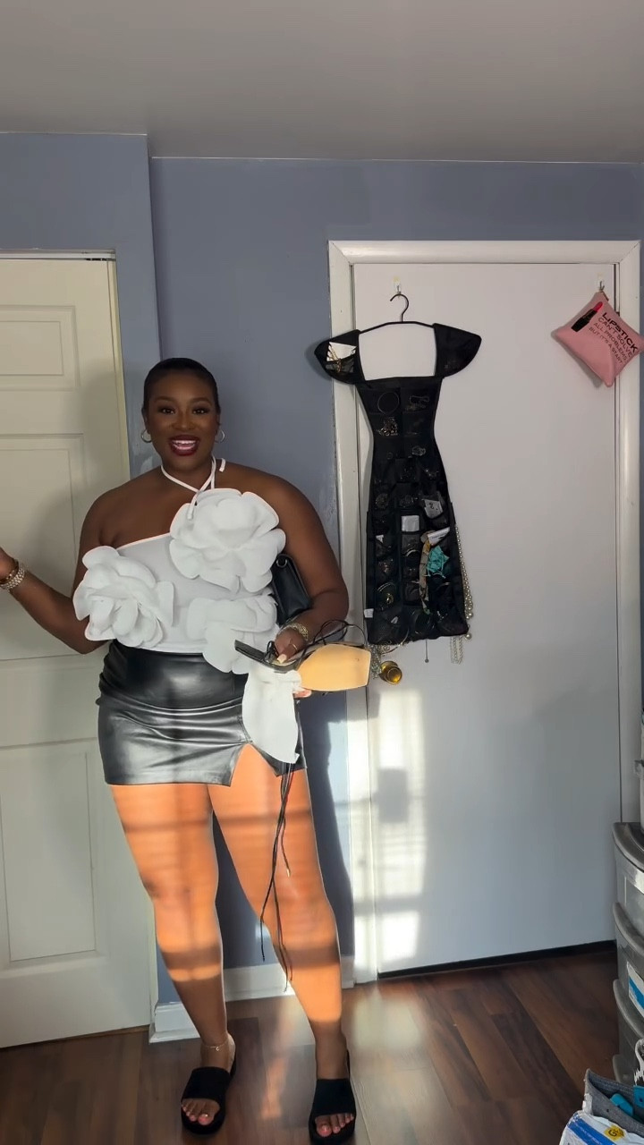GDWM! Black and White Dinner Party 🖤🤍

What y’all think about the red lip? 
Comment 🤍 for the top details! 

#indianapolisindiana #steakhouse #dinnerparty #birthdaydinner #girldinner

#LTKMidsize #LTKBeauty #LTKTall