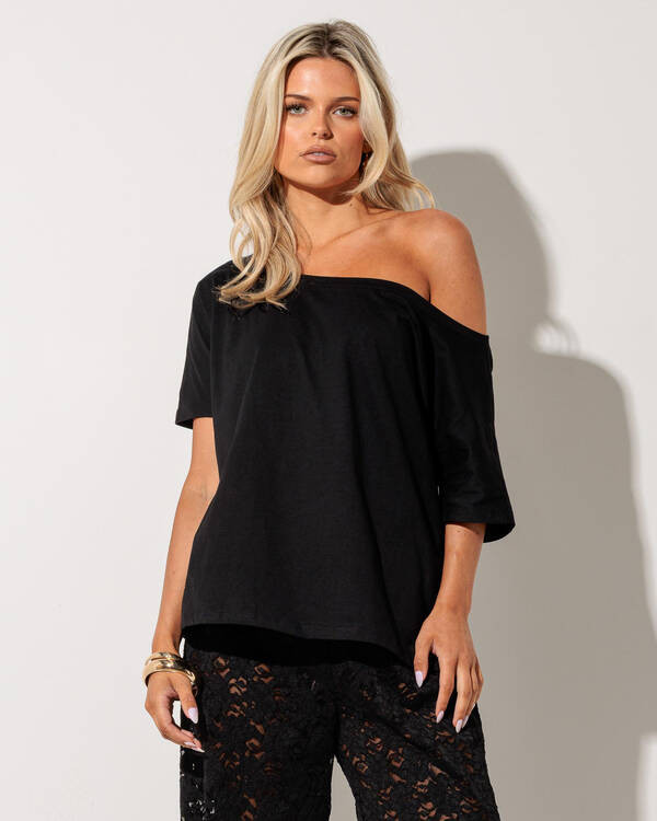 Raven Off Shoulder T-Shirt | City Beach (ANZ)