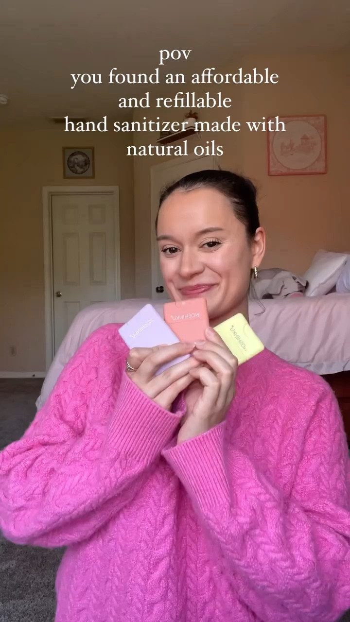 The perfect stocking stuff 🫶✨🫶
Do you like natural, affordable hand sanitizer?

Getting in the mood for Christmas these refillable hand sanitizers from come in a large variety of scents made with natural oils ✨

My favorite is lemon 🍋  https://urgeni.us/amazon/
Noshinku 

#skincaretips #beautytips #skin #stockingstuffers #christmas #cleanskincare #sanitizeyourskindeserves #noshinku
