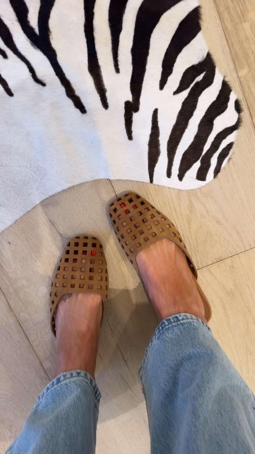 These perforated flats for spring 😍😍😍