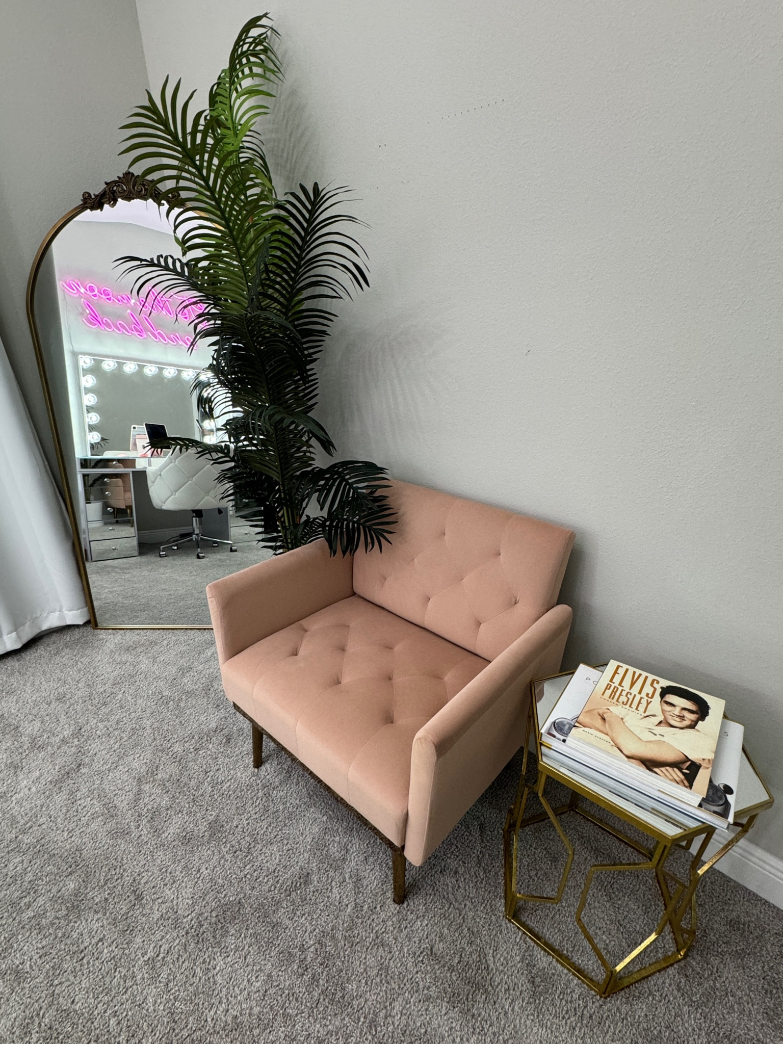 More glam room links💕