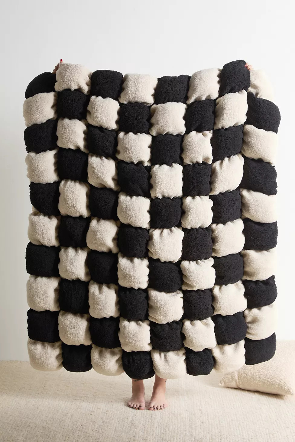 Marshmallow Cloud Fleece Throw Blanket | Urban Outfitters (US and RoW)