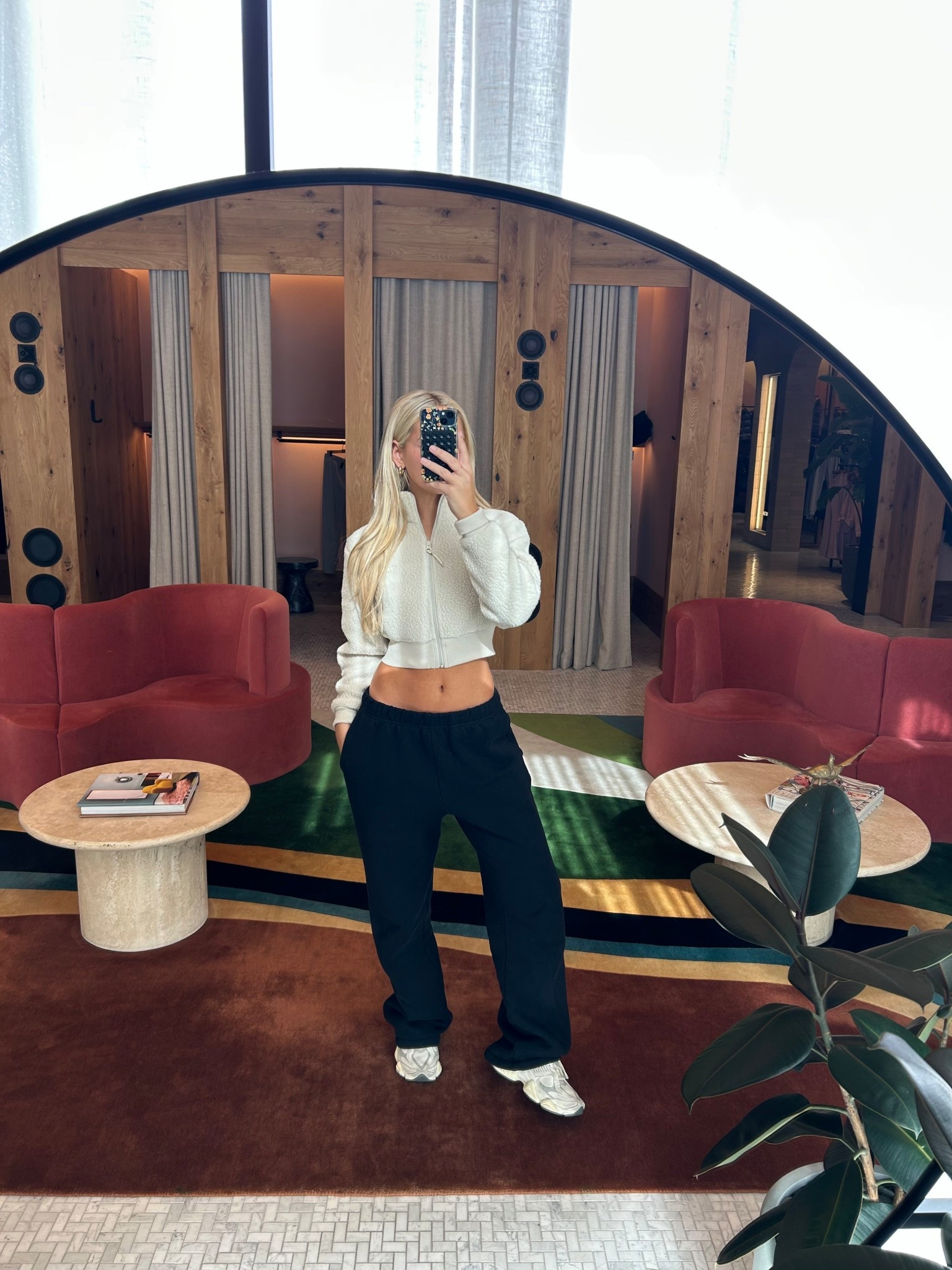 Aritzia zip 

#LTKSeasonal #LTKGiftGuide #LTKHoliday