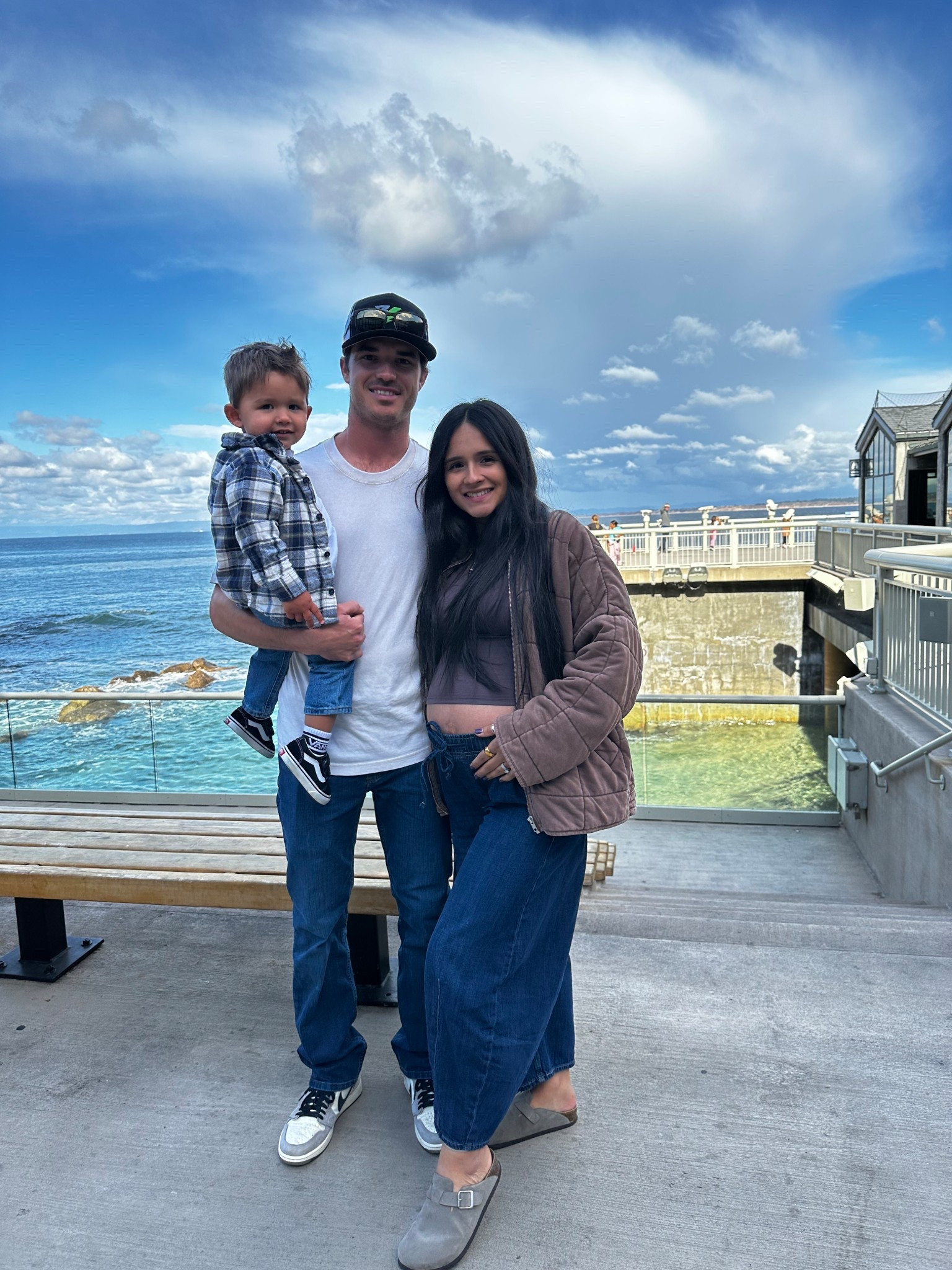 WOW! GAP, these jeans make me speechless! Stretchy, soft and comfortable. 

#Gap
#BarrelJeans

#LTKBump #LTKPetite #LTKFindsUnder100