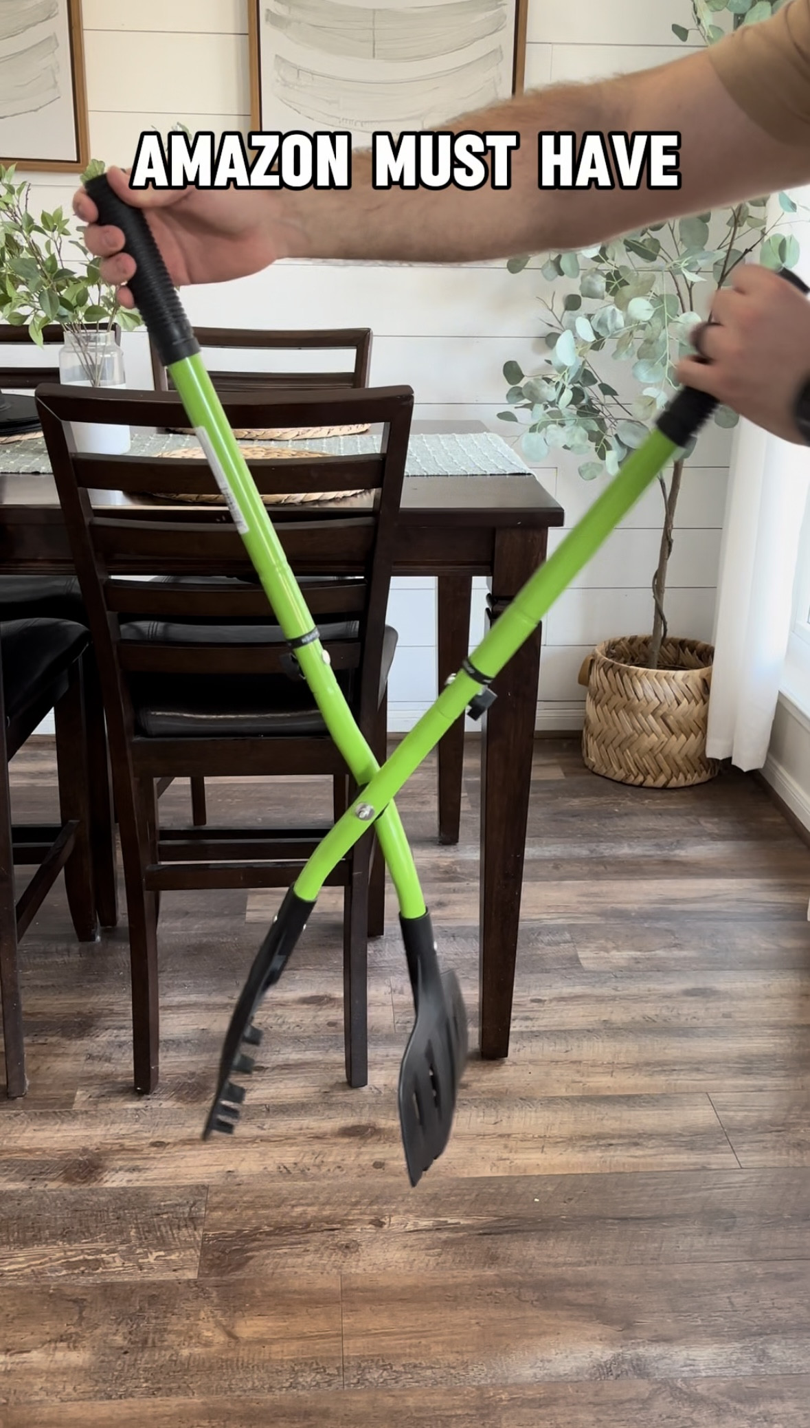 Earthwise 50002 Gator Grabber Telescoping Leaf Clean-Up Tool, Green/Black | Amazon (US)