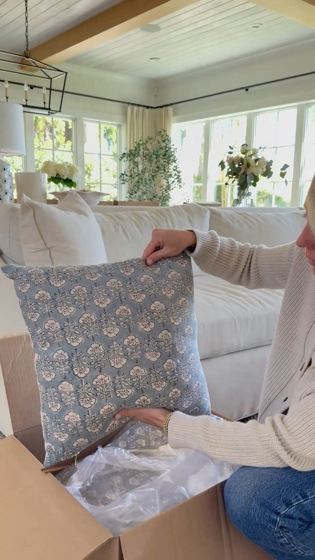 I am obsessed with this Flora Block Print pattern by Magnolia! It comes in bedding as well and also other colors! It’s also so beautiful and soft! Must have if you are looking for new pillows or bedding! 

#magnolia #pillows #bedding #blockprint #ltkhome

#LTKHome