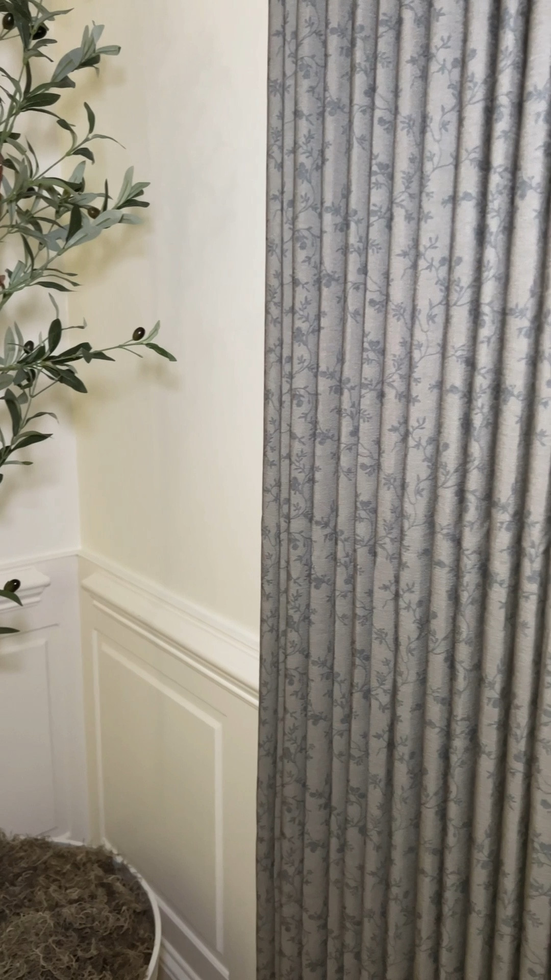 my favorite timeless curtains 🫶🏼

style: Britt Bengoechea Floral Print Linen Cotton Drapery Pleated
color: noir 
header style: triple pleat 
memory shape 


#TWOPAGESxBrittBengoechea #twopageshome #twopagescurtains 

#LTKSeasonal #LTKHome