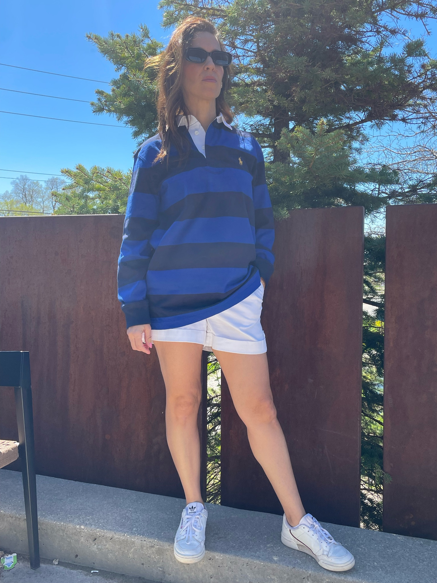 The Rugby shirt. Another nostalgic and preppy piece from the past. 
I love the easy comfort of this shirt, pair with shorts, a skirt, or a pair of jeans. So versatile and will take you through all 4 seasons. 

#springtrends #rugbyshirt #ralphlauren #preppystyle #soringbasics #poloralphlauren 