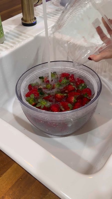 ✨🍓Refrigerator clean out & fruit prep! Gosh I love having these containers and all of our fruit ready to snack on!!! SO SATISFYING!!! 



#prepwithme #fruitprep #cleanwithme #cleaning #cleaningmotivation #cleaninghacks #asmr #asmrcleaning #fruitcleaning #refrigeratorcleaning 

#LTKVideo #LTKhome #LTKfindsunder50