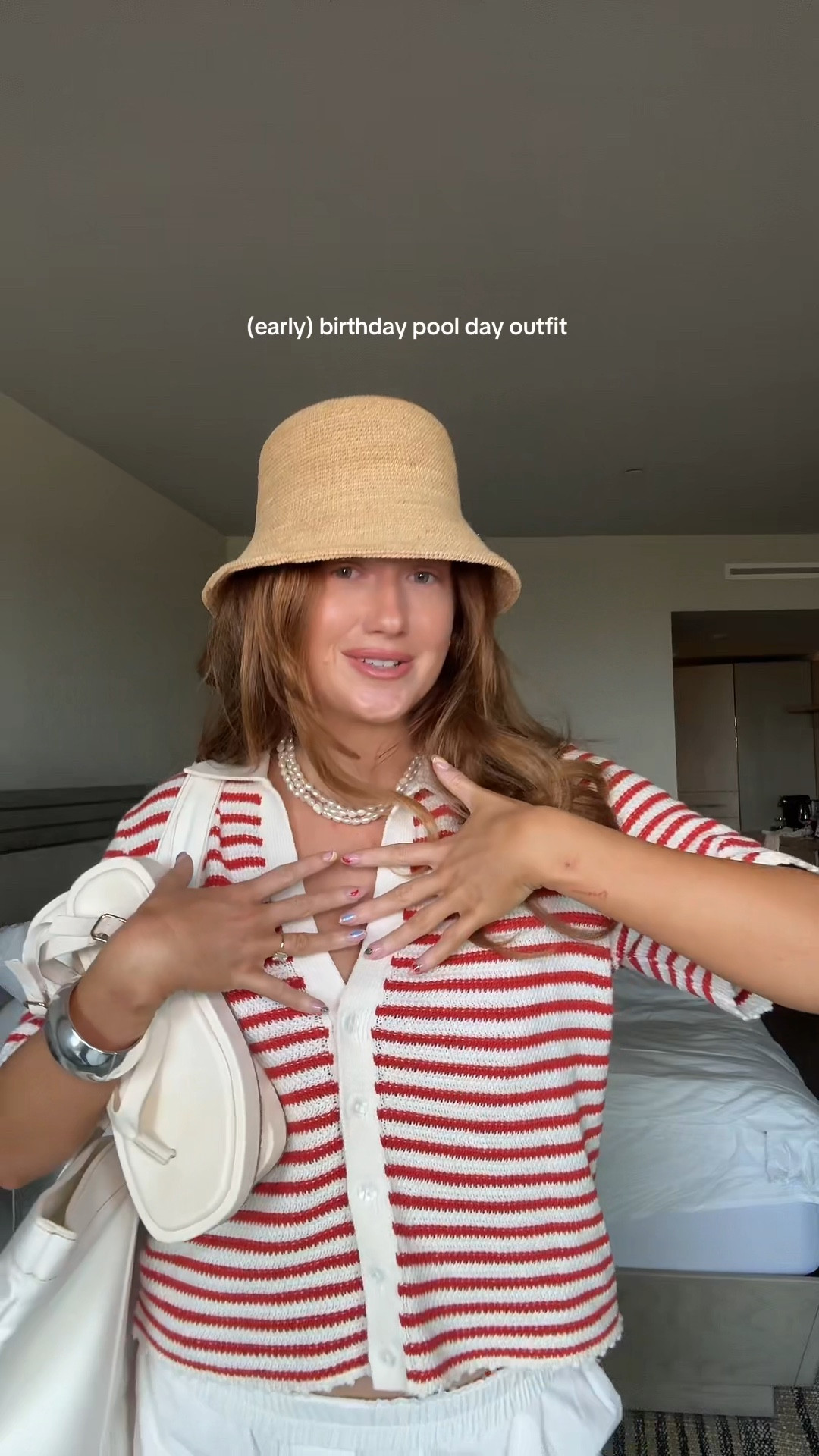 Pool day outfit of the day! Wearing a medium in everything 💕