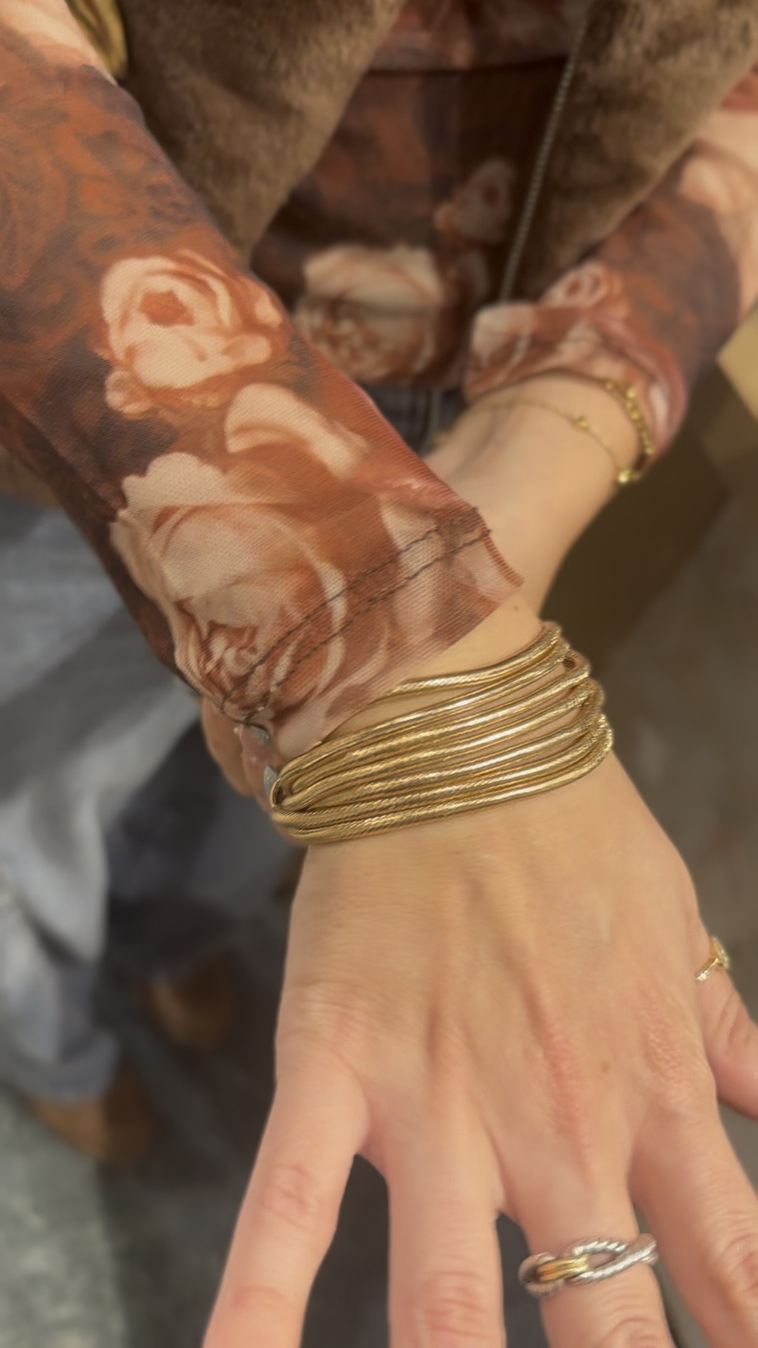 🧡💛Anthropologie Gold Bracelet 💛🧡

#LTKSeasonal #LTKHoliday #LTKGiftGuide