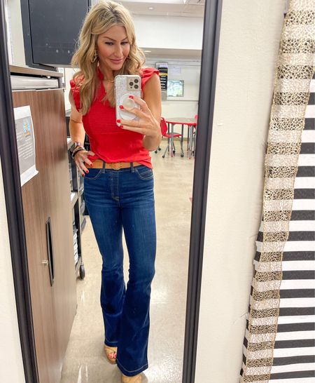School spirit Friday for our Homecoming Assembly.

You can always count on @nationltd for a great top and this one came from @evereve. The second color of my favorite adult-meets-toddler denim from @spanx.

Happy Friday!

#trenddteacher #teacher #teacherootd #ootd #fashion #style #professionalstyle #workwear #casual #greatjeans 


#LTKworkwear #LTKstyletip #LTKunder100