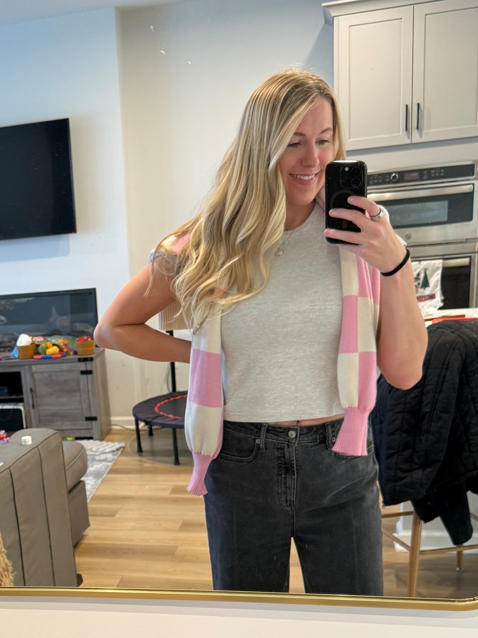 new year, new job vibes 💖

I am absolutely luuuuving working remotely 4 days a week while also learning SO much, I feel so empowered 🥹

| WFH, remote work, casual office vibes

#LTKootd #LTKWorkwear #LTKFindsUnder50