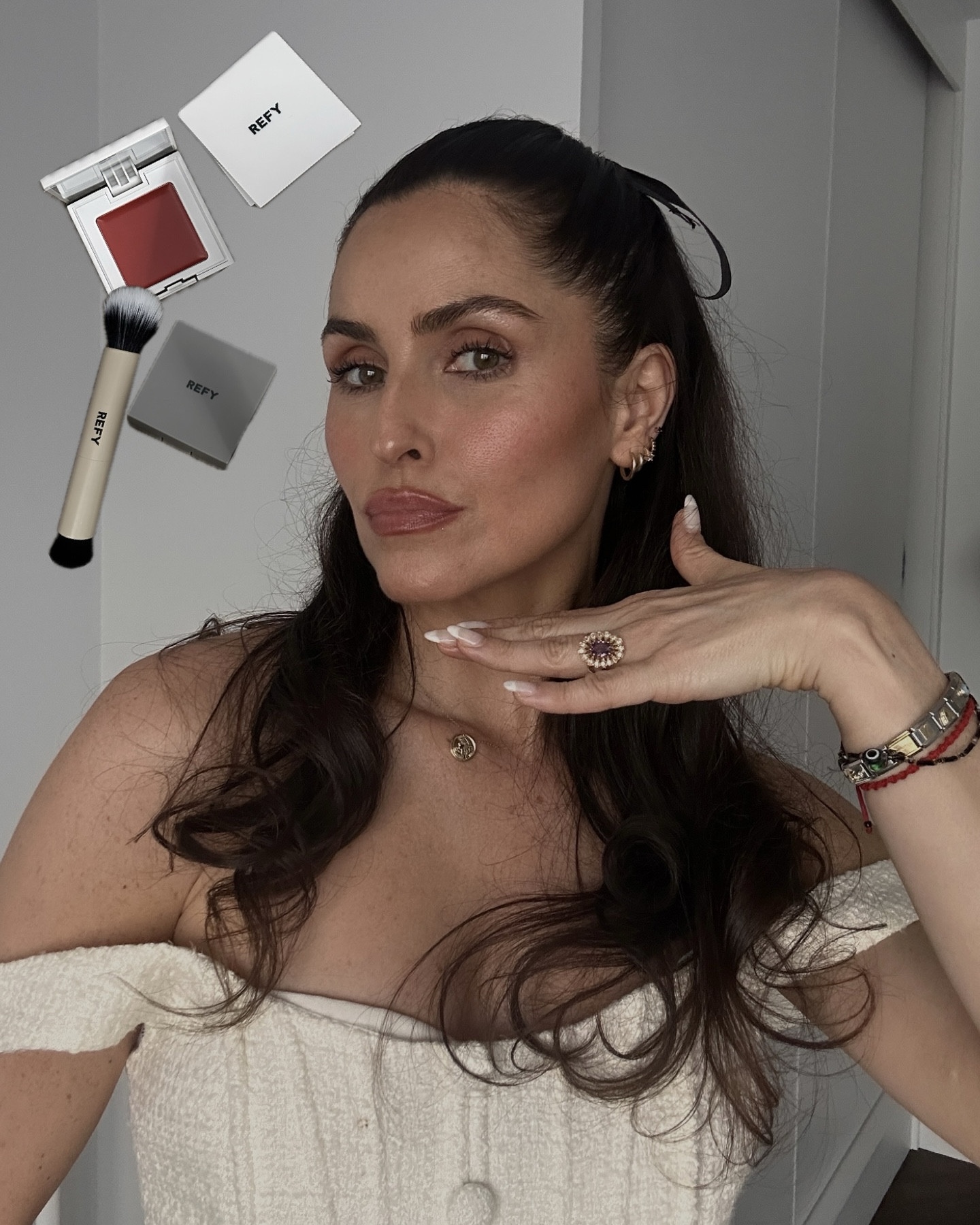 Natural makeup, blusher for tanned skin, makeup brush, bronzer brush, contour brush, cream bronzer, illuminator, illuminating highlighter, face powderr

#LTKbeauty #LTKuk #LTKstyletip