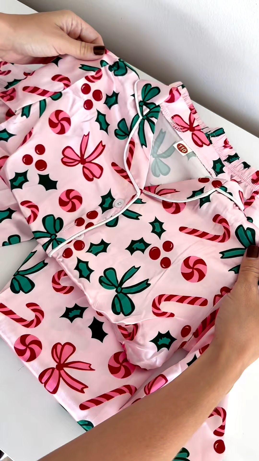 Girls/ kids silk Christmas pajamas for the holiday season 😍🎄

#LTKKids #LTKHoliday #LTKGiftGuide