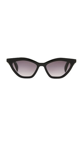 Gucci Cat Eye Sunglasses in Black. | Revolve Clothing (Global)