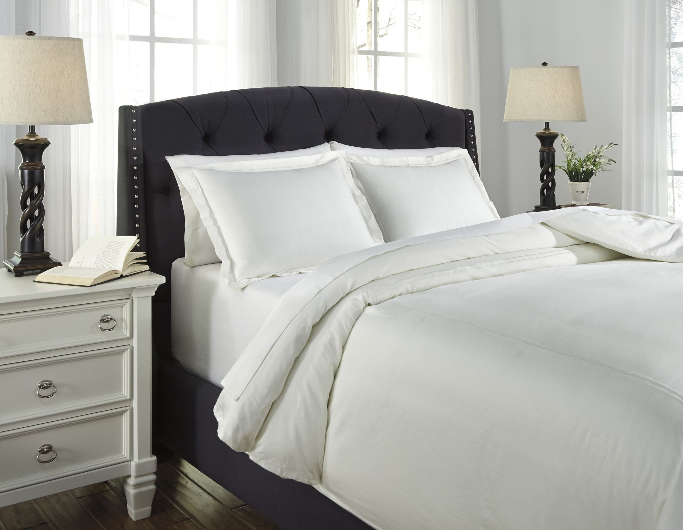 Raleda Buff Queen Coverlet Set | 1stopbedrooms