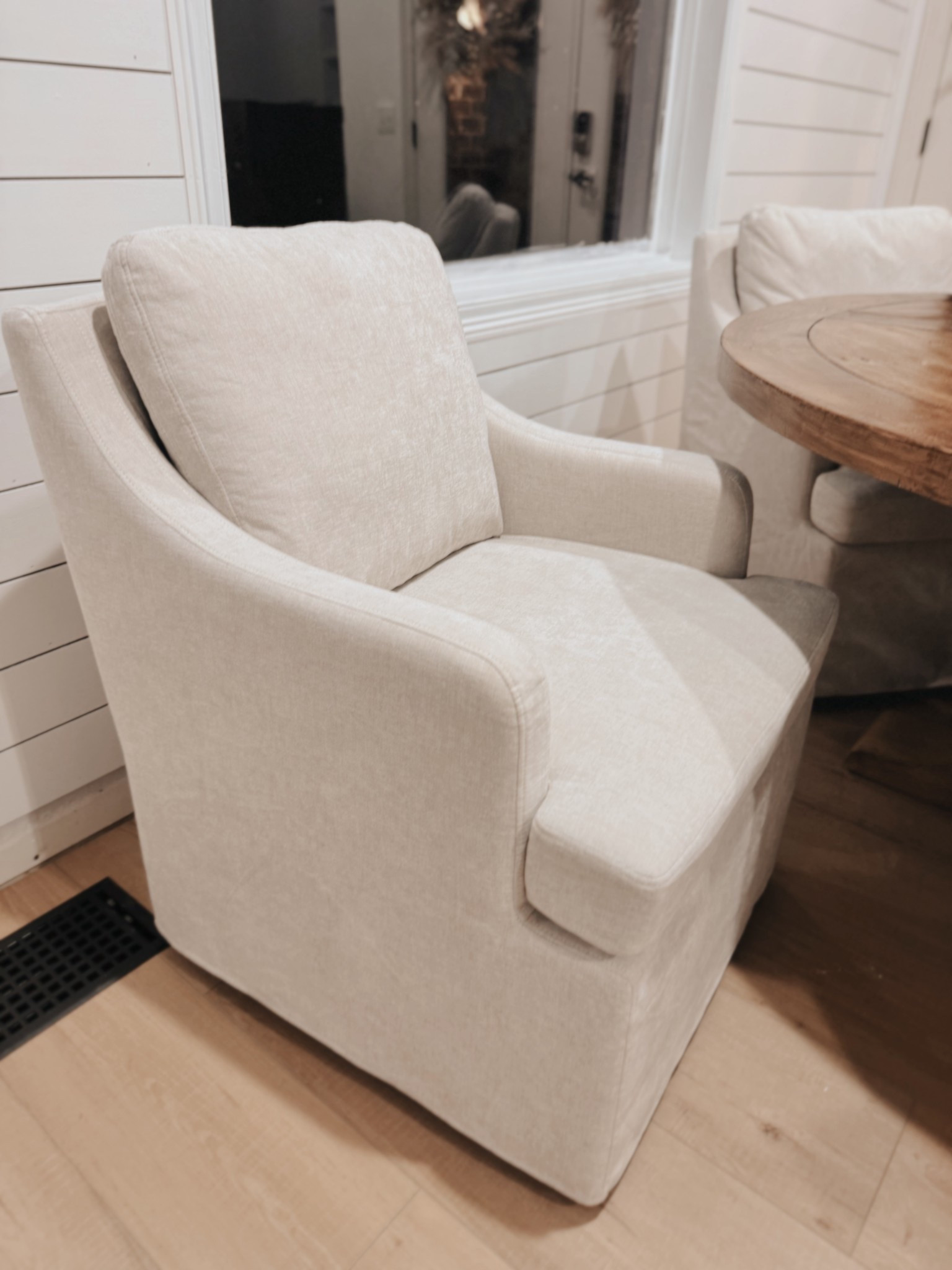 When I tell you, these dining chairs are STUNNING… and so comfy!  On sale now! 

Color: Cream

#ltkblackfriday
#diningroom
#diningchairs


#LTKHoliday #LTKHome