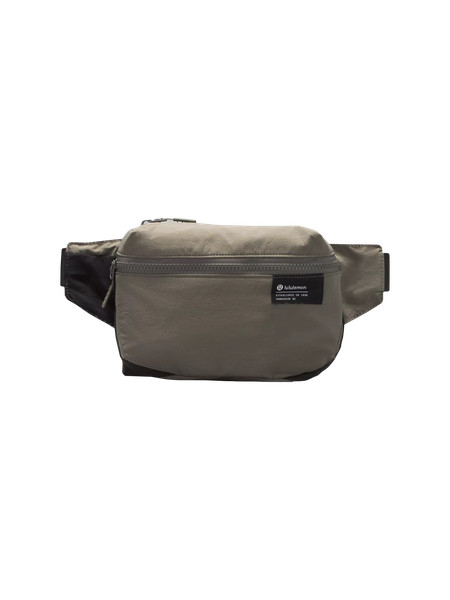 Clean Lines Belt Bag 2L | Unisex Bags,Purses,Wallets | lululemon | Lululemon (US)