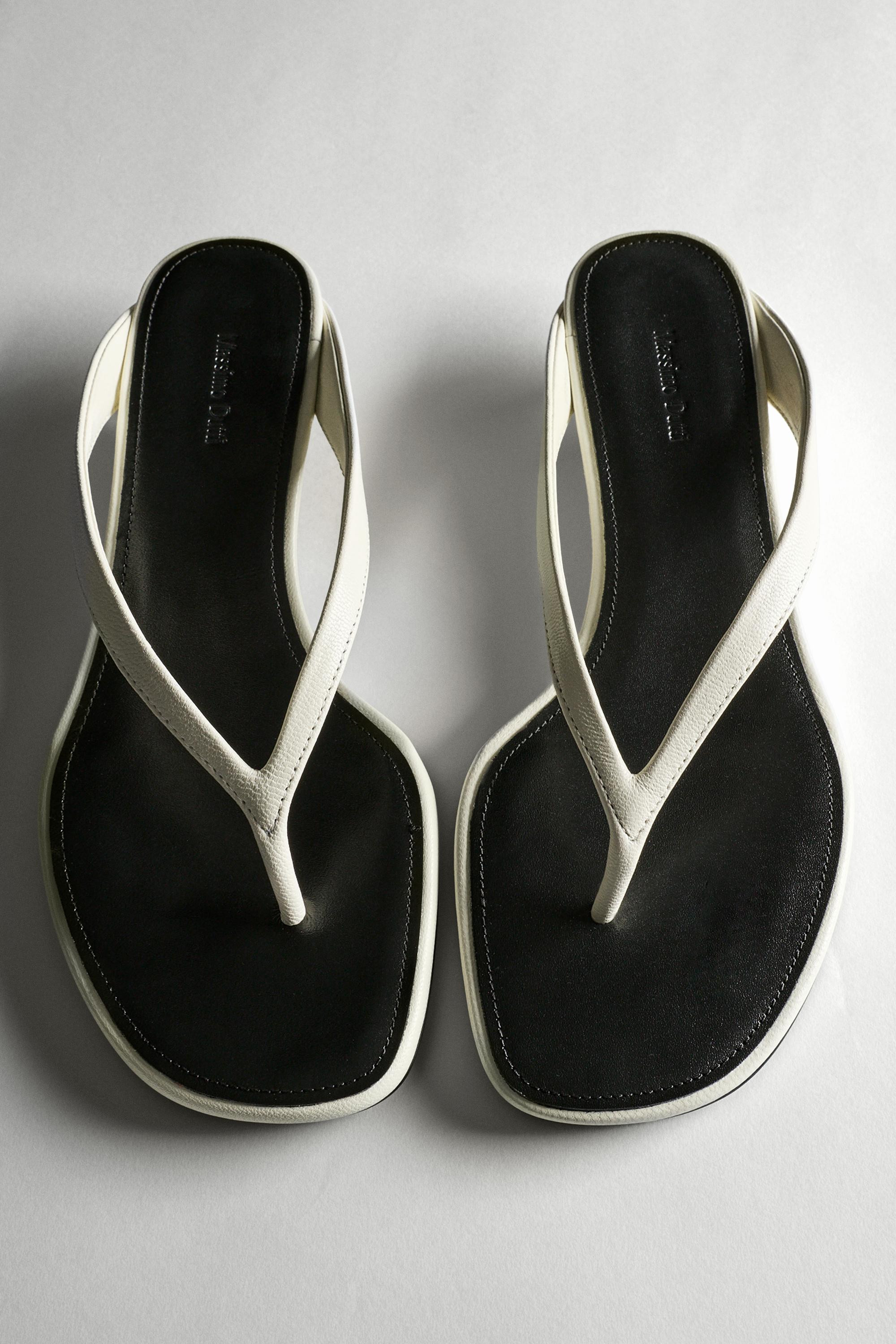 Zehensteg-Sandale mit halbhohem Absatz | Massimo Dutti DE