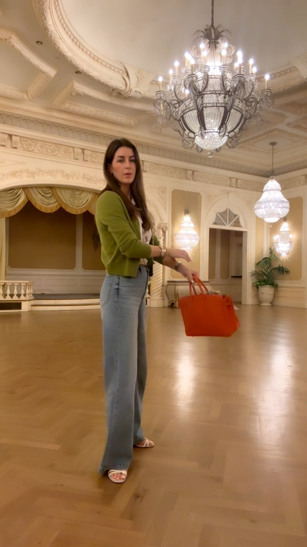  Easter weekend at Sea Island with my whole family 🐣🌸 This place will always have our hearts — we got married here and coming back with our kids every year never gets old. We kept it easy — some room service nights, some dinners out, lots of sunshine and really good denim. Speaking of which, the two-tone pair I'm wearing? Grabbed them from a local boutique literally an hour before we left and got so many compliments — linked for you below. And of course I dragged you all into the dressing room with me while we were there — that denim was spectacular and clearly you guys agreed 😍 Everything is linked — a few new @zimmermann pieces, the denim, and a couple of other finds I couldn't leave without. Easy, effortless, and perfect for this time of year. 🌿✨ #SeaIsland #Zimmermann #EasterWeekend

 

#LTKOver40 #LTKTravel #LTKTall