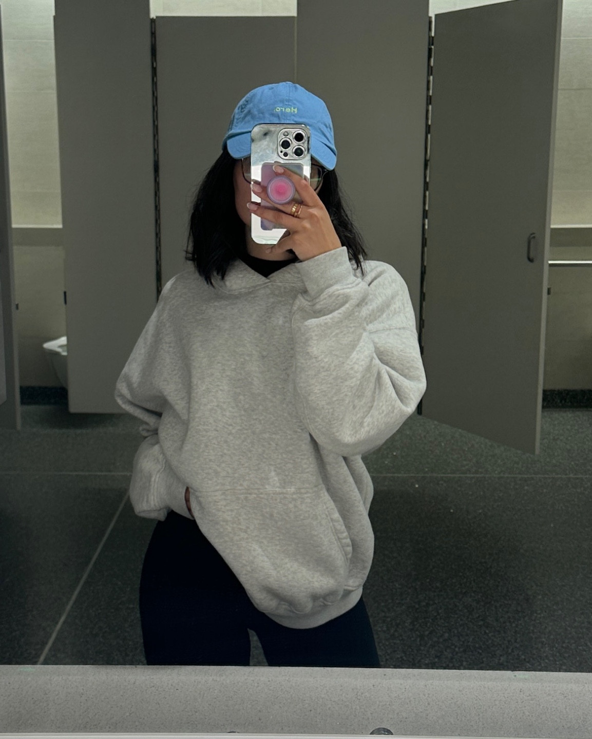 Comfy airport outfit always! This is my fav travel sweatshicloud

#LTKstyletip #LTKU #LTKtravel