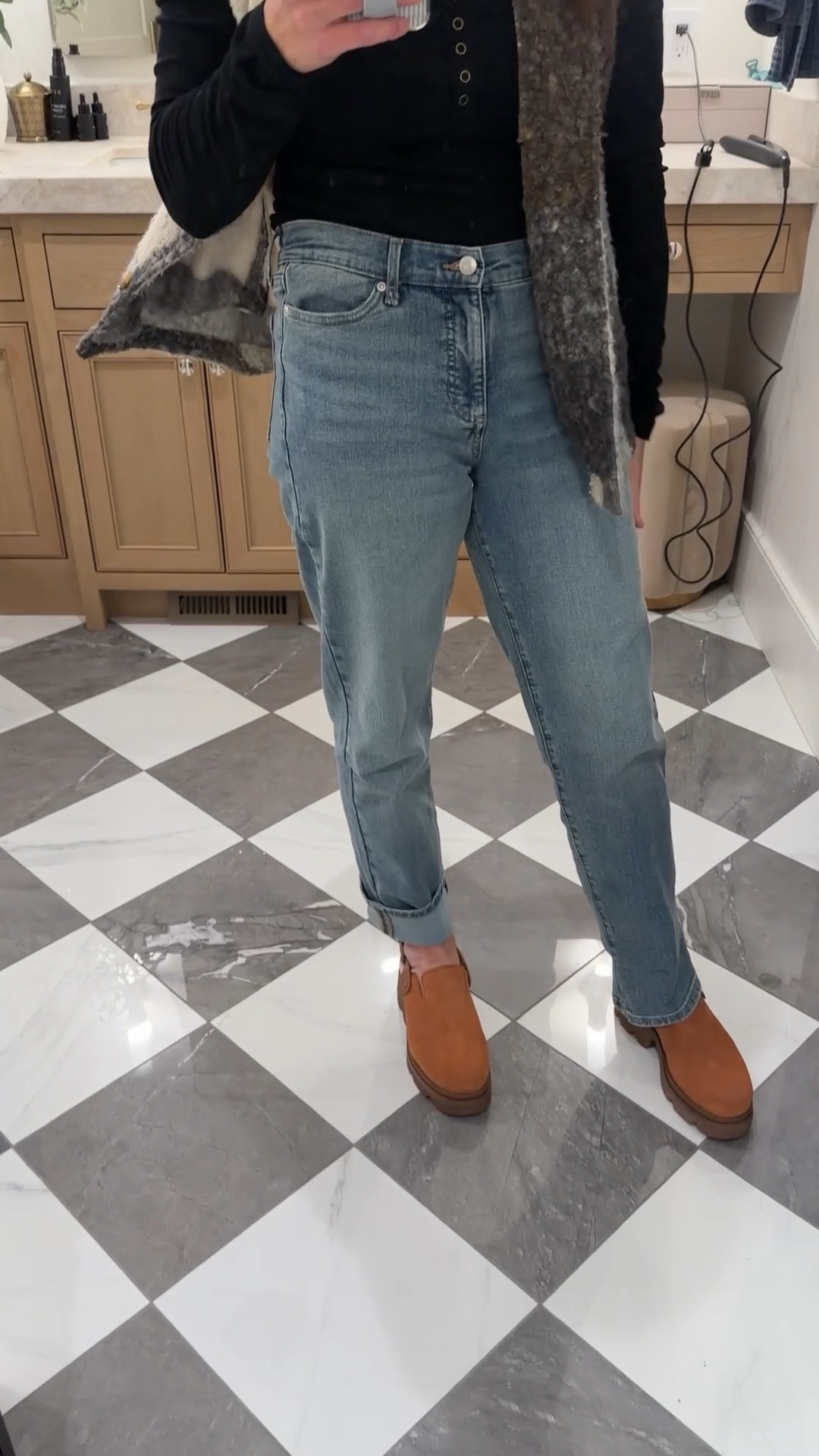 Looking for the best under $28 jeans? Try these. Size down. 
Reef Clogs TTS