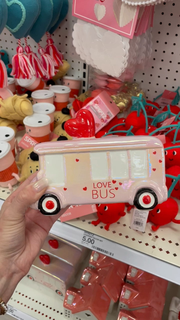 The sweetest Valentine’s Day decor for $15 or less 

#LTKFindsUnder50 #LTKHome #LTKSeasonal