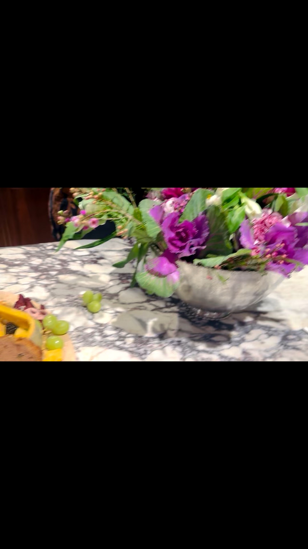 This could be your holiday party—simple yet stylish. ✨

#centerpiece #hostingessentials #holidaytable #tablescape #holidaydecor #entertainingathome #LTKHoliday

#LTKHome #LTKGiftGuide #LTKHoliday