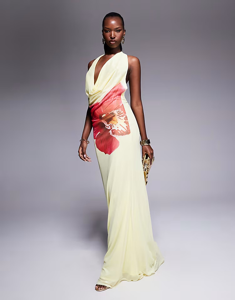ASOS DESIGN \u2013 Maxikleid in Gelb mit tiefem Ausschnitt, Neckholder und platziertem rosa Blume... | ASOS (Global)