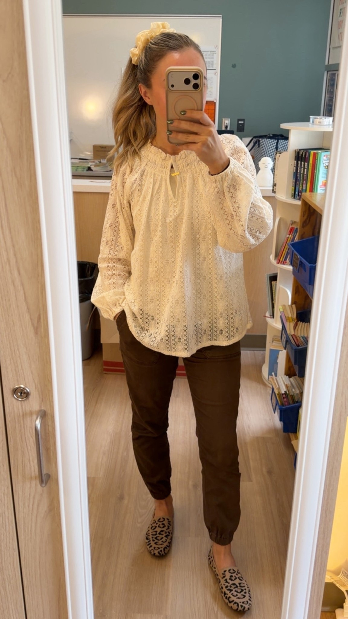 What I wore in the classroom // shop this look below ✨

Teacher OOTD, style icon, fall outfits, teacher style, outfit of the day, classroom style, fall style, shop with me

#LTKStyleTip #LTKootd #LTKWorkwear