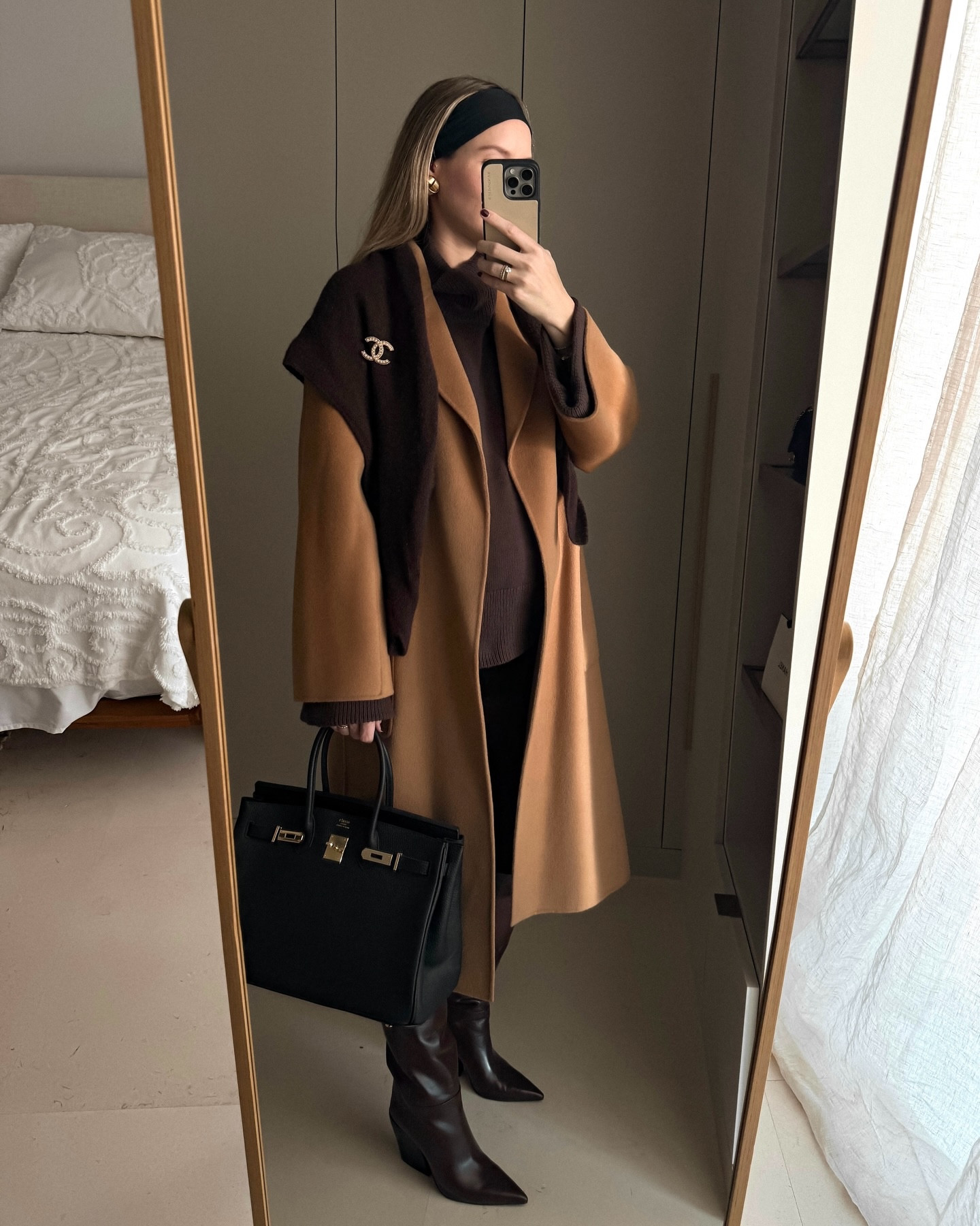 Brown Layers with a Hint of Black 🤎🐻🐦‍⬛