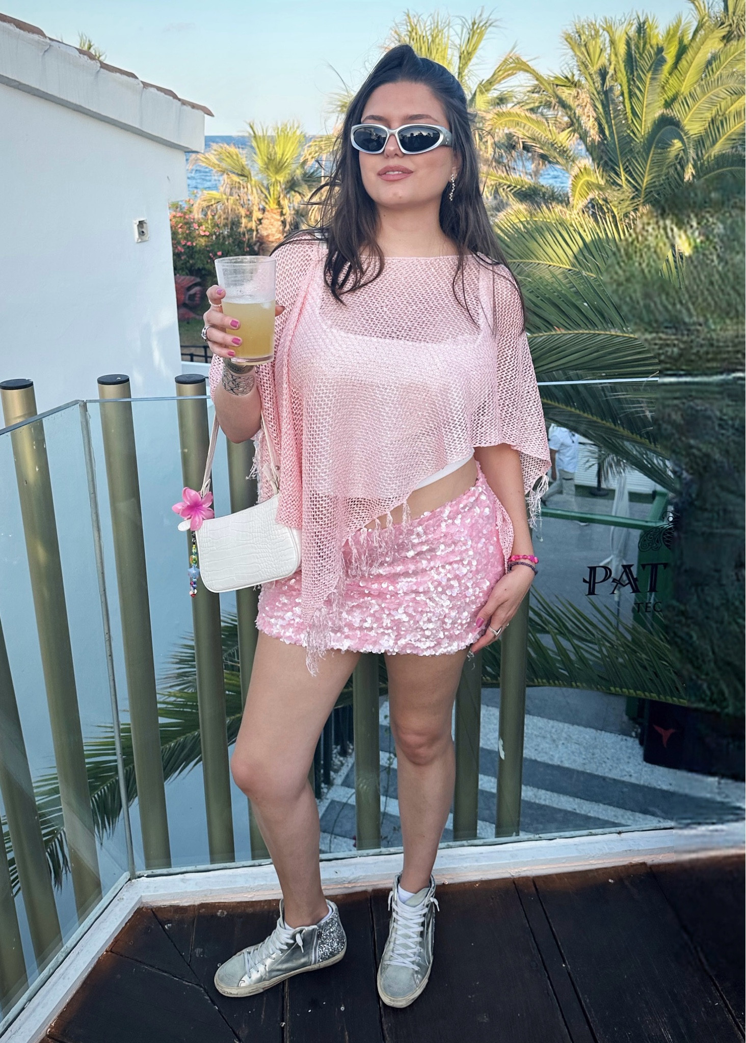 Ibiza outfit 💓✨

Tank: M
Poncho: M/L
Skort: XL