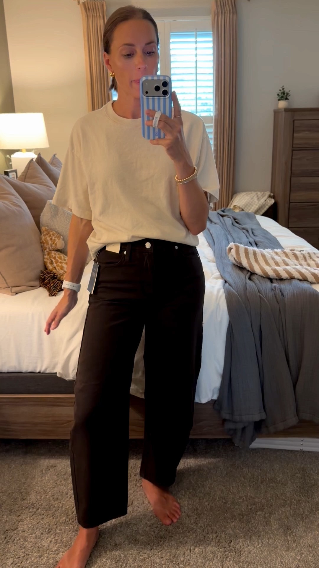 Loooove these new jeans I got from Target! Currently on sale through today and under $30! This is a dark chocolate brown and is so perfect for fall!

#LTKSaleAlert #LTKootd #LTKmomlife