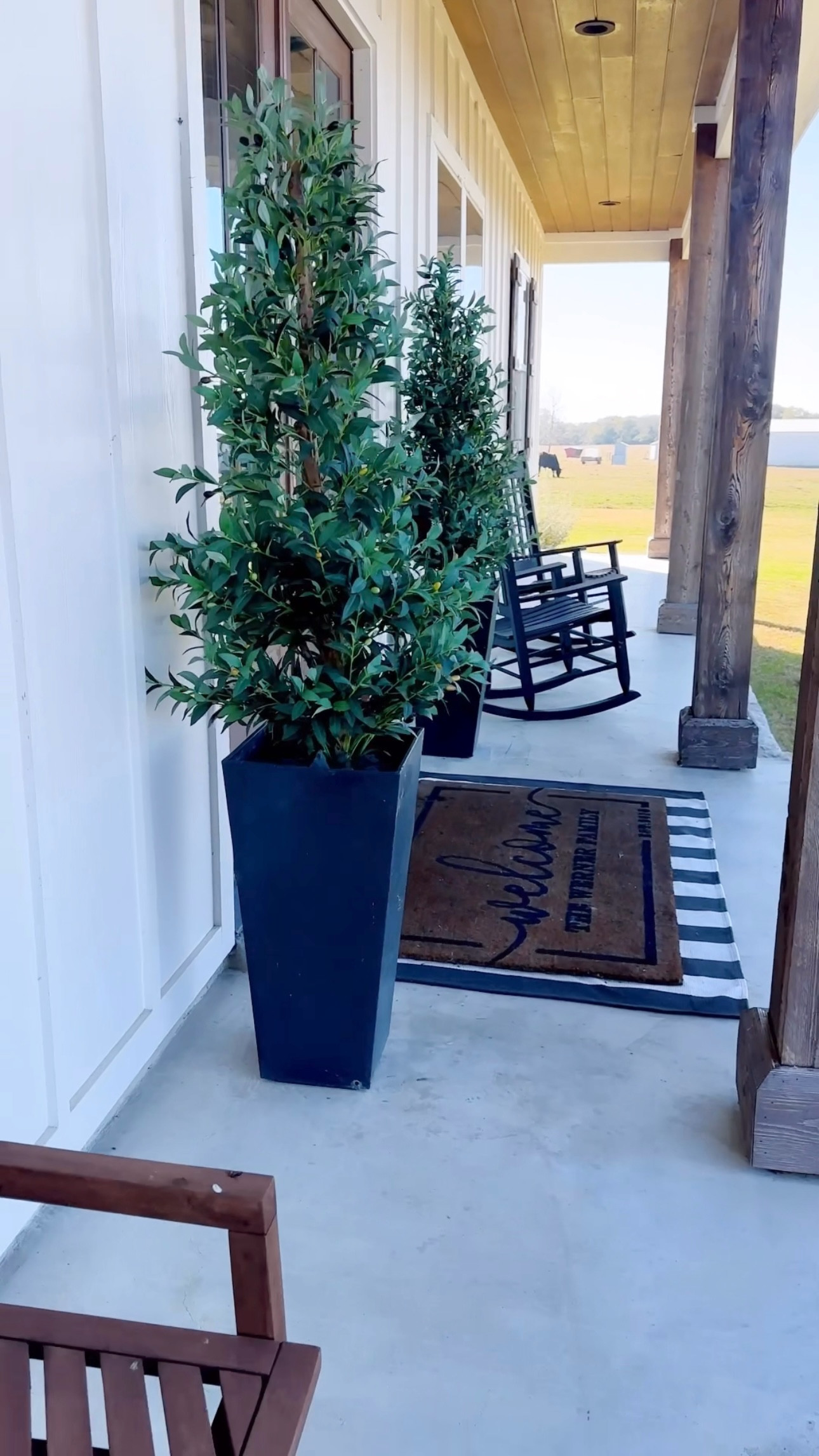 My favorite personalized doormat is currently ON SALE!!🤎

I’ve had this personalized doormat for 4 years now and just recently, this past December , purchased a festive holiday style to match my Christmas decor! Quality is outstanding and as always it makes my front porch look amazing! 👏🏻 

#LTKHome #LTKSaleAlert #LTKWatchNow