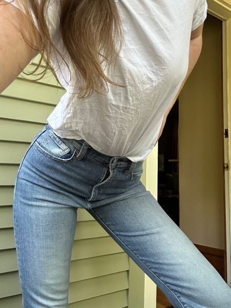 New weekday casual uniform unlocked ✨

Easy slim high rise jeans, white tshirt & silver details. I take a size 27 in the denim, S in the tshirt. 



#LTKStyleTip #LTKTravel #LTKFindsUnder50