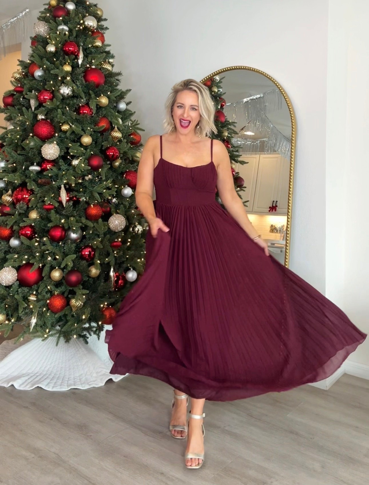 Wine red holiday sweetheart neck dress 💖🍷


#LTKHoliday #LTKFindsUnder50 #LTKSeasonal