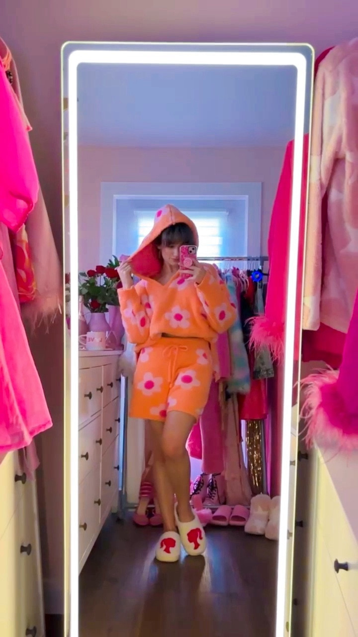 Valentine’s Day outfits: Cozy night in edit. Planning to avoid the crowds this V-Day and enjoy a chill evening at home with your significant other or besties? I’ve got you covered with my favorite comfort items. Including this adorable and snuggly pink and orange floral two piece shorts set with hoodie. Or a perfectly warm pink with white stars romper onesie or two piece set with soft pajama pants and warm hoodie sweatshirt. Have the cutest Netflix and chill night with these super sweet sets. Plus I’ve included some warm blankets, chill wine 🍷, fluffy stuffy teddy bears 🧸, and movies to make the night extra special
