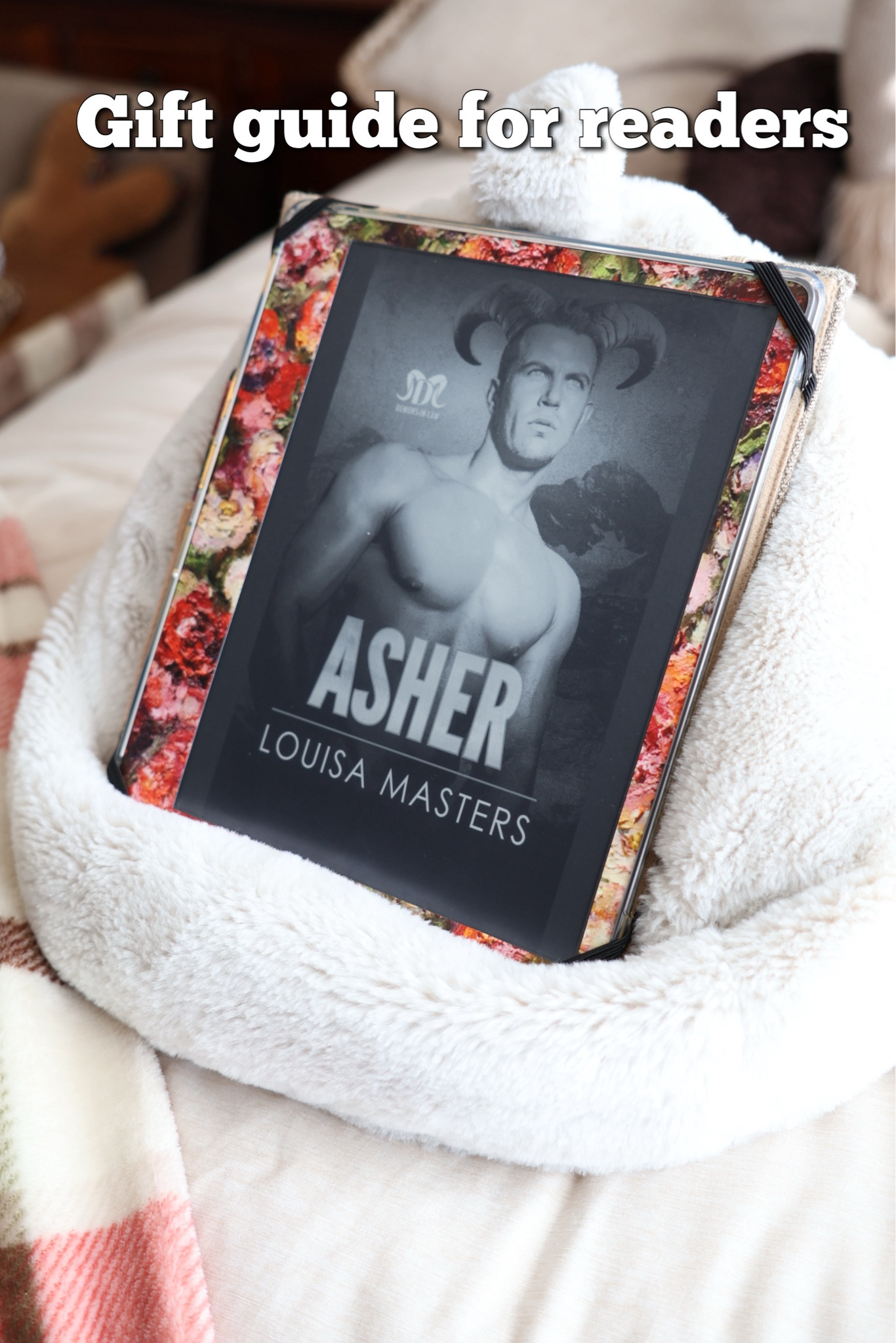 A gift guide for the cozy reader in your life! #readingg

#LTKHoliday #LTKGiftGuide