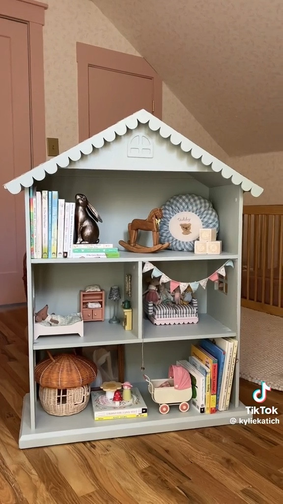 Dollhouse bookshelf 🎨🏡📚🧚‍♀️

#LTKBaby #LTKVideo #LTKKids