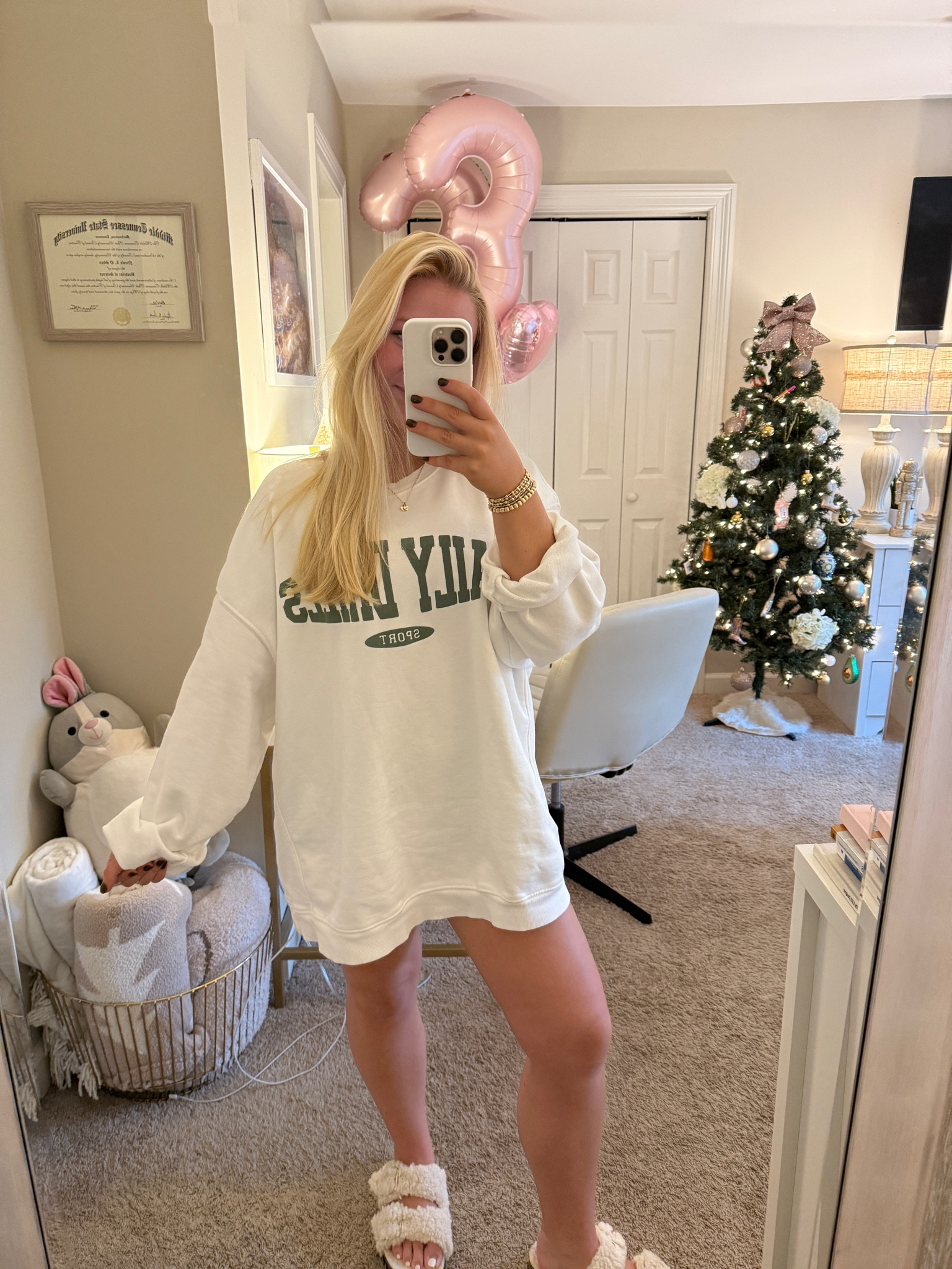 My most worn crew neck 🤍🤍 

#LTKGiftGuide #LTKSeasonal #LTKHoliday