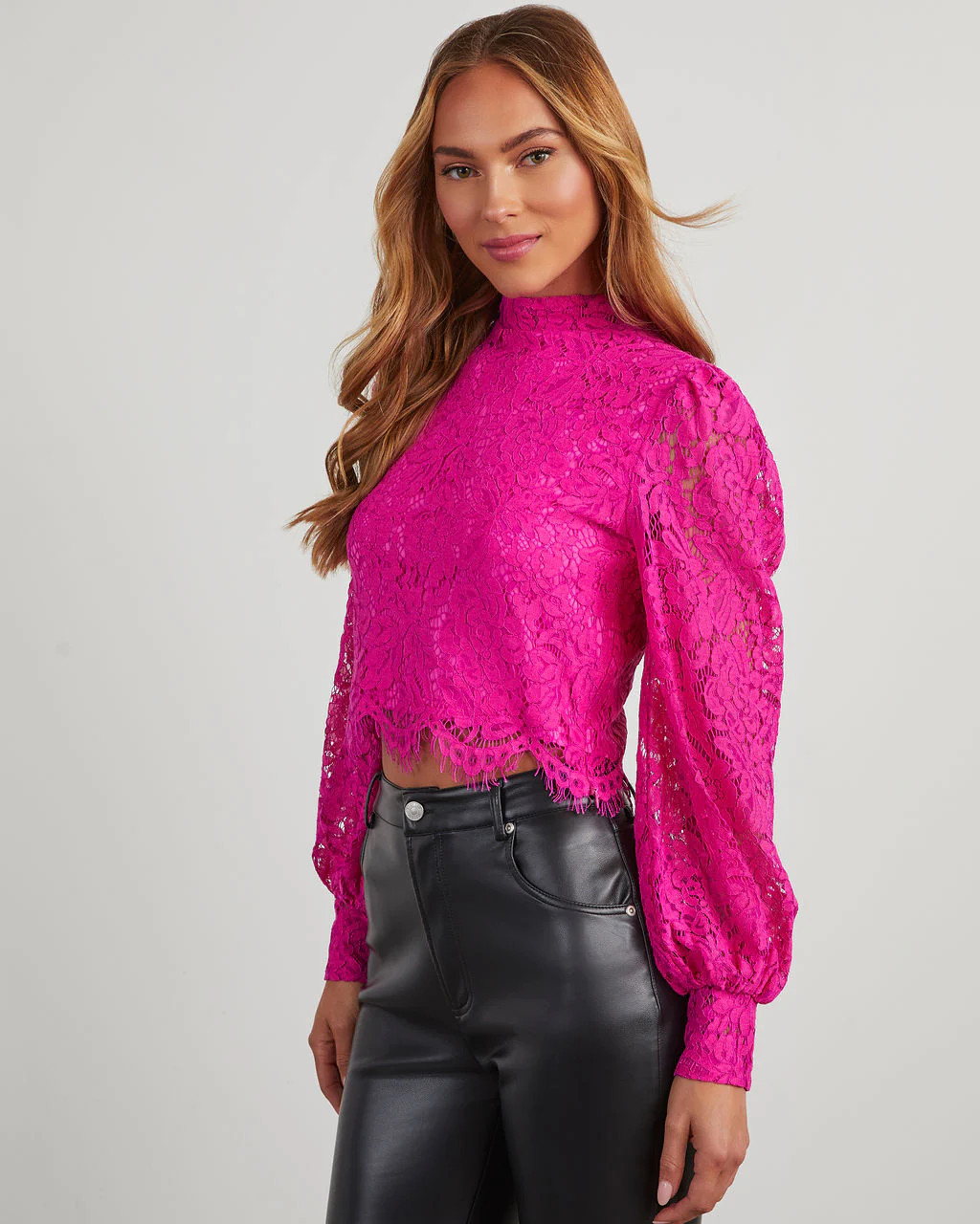 Julietta Lace Scalloped Hem Top | VICI