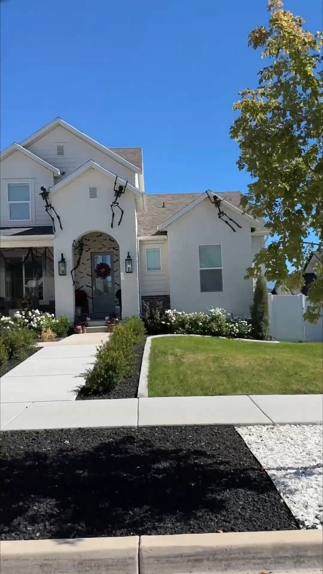 Skeleton House ☠️🖤

Halloween decor 
Outdoor Halloween decor 
Fall decor 
Halloween porch
Black skeletons 

#LTKHalloween #LTKSeasonal #LTKHome