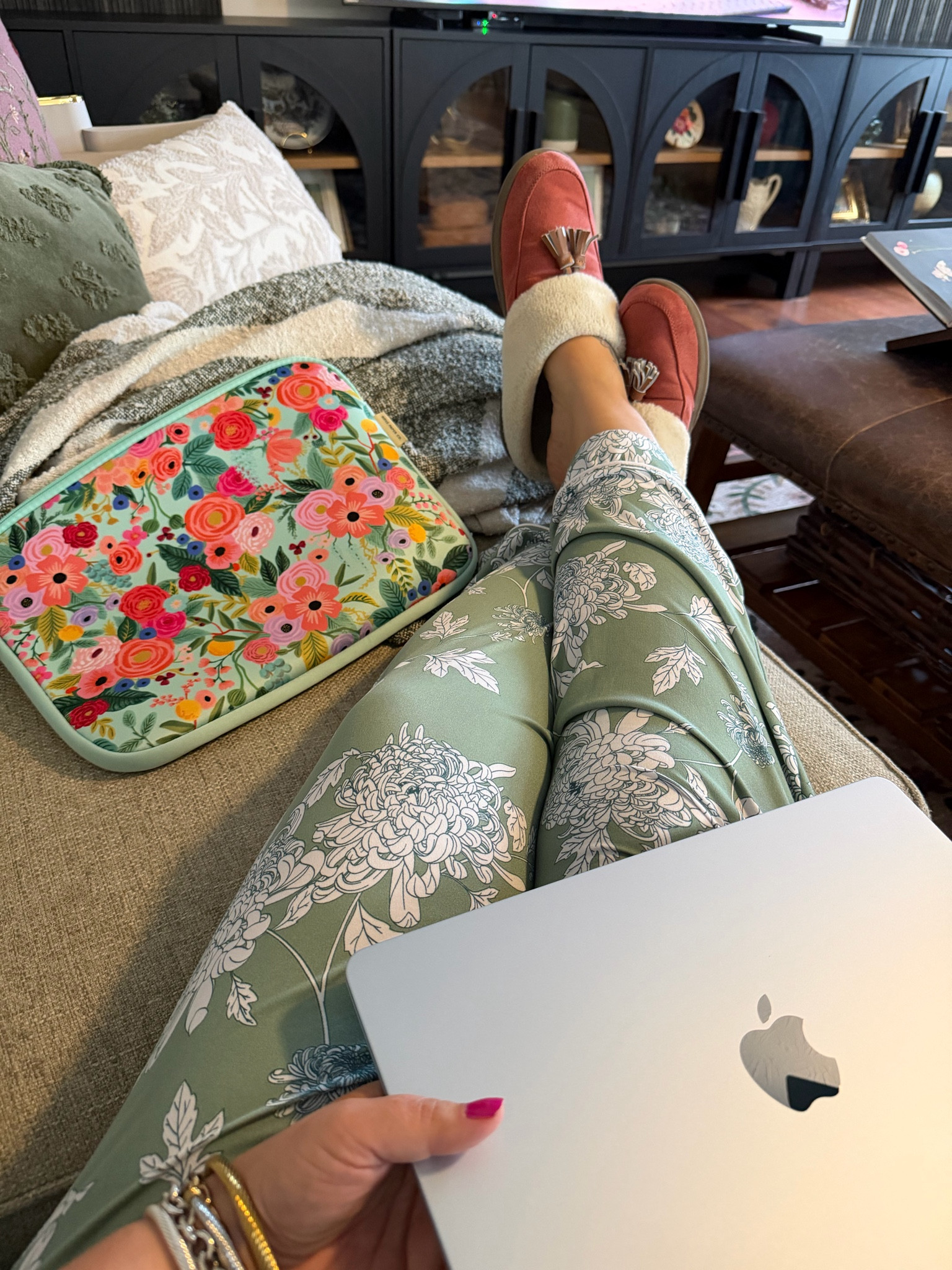 Sunday nights are for the softest Walmart pjs that feel like the $$$$ Nordstrom brand ones! 

#LTKOver40 #LTKPetite #LTKMidsize