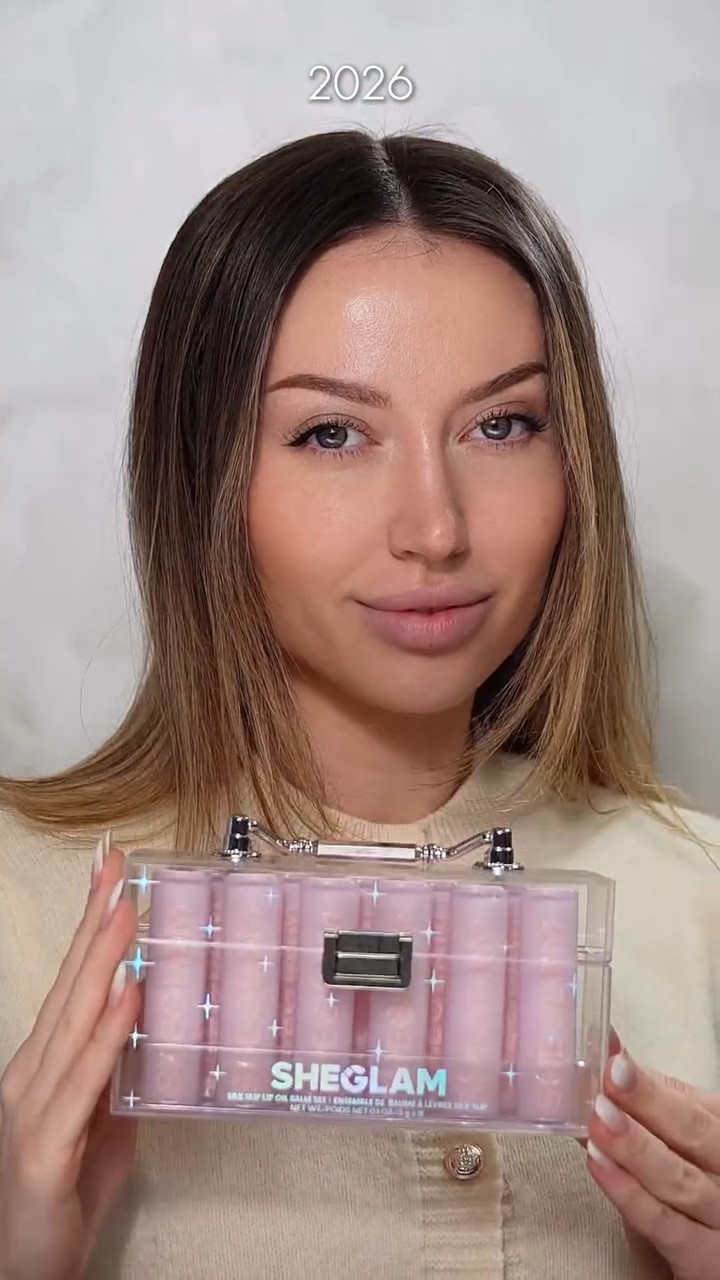 Trying the new @sheglam_official Silk Slip Lip Oil Balm with 2016 💄
.
.
.
#SHEGLAM #SHEGLAMLipbalm #SHEGLAMLipstick #SHEGLAMLipOilBalm