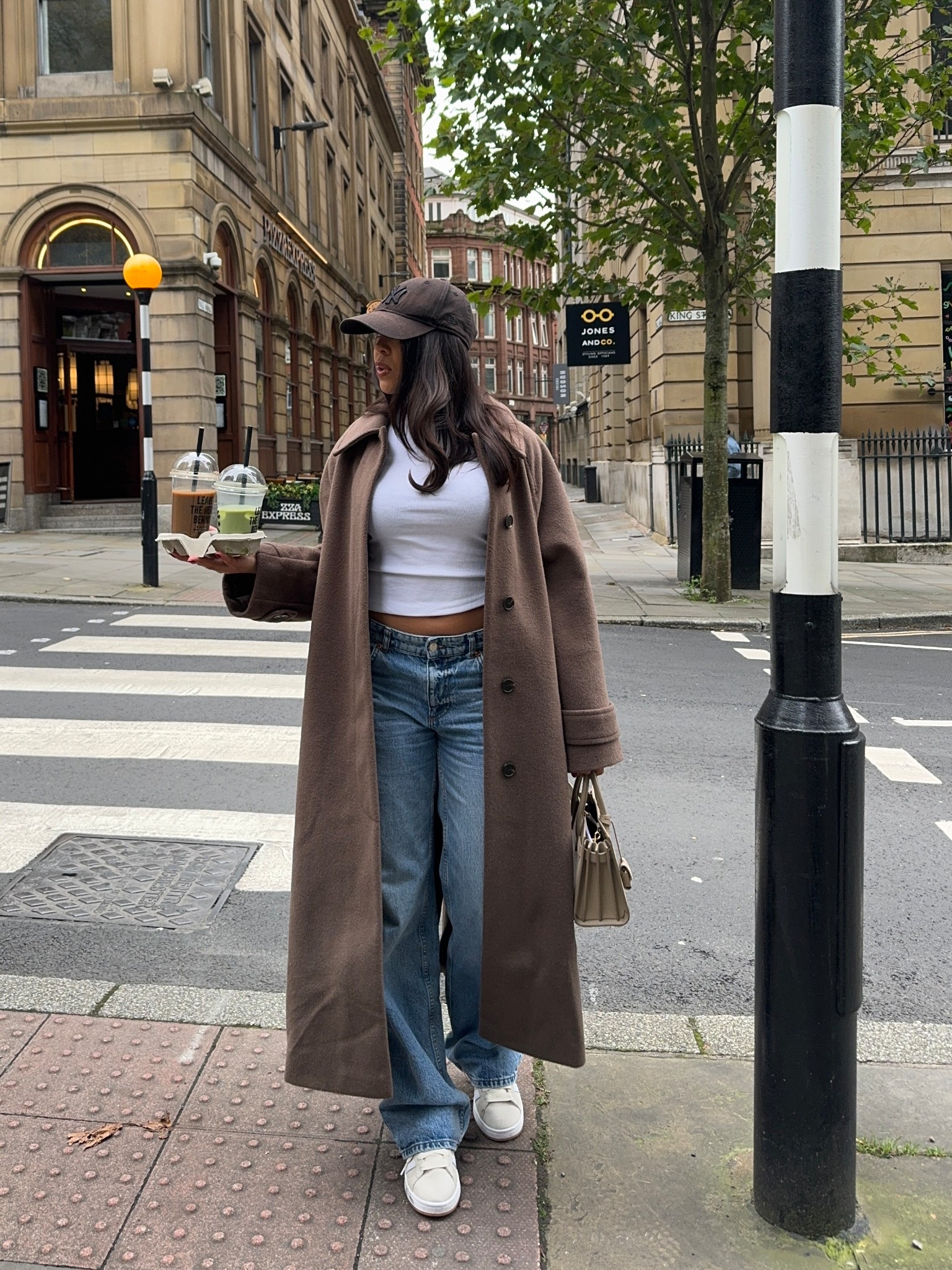 🏷️ autumn outfit, brown long coat, autumn coat, casual outfit, street style

#LTKuk #LTKautumn #LTKstyletip
