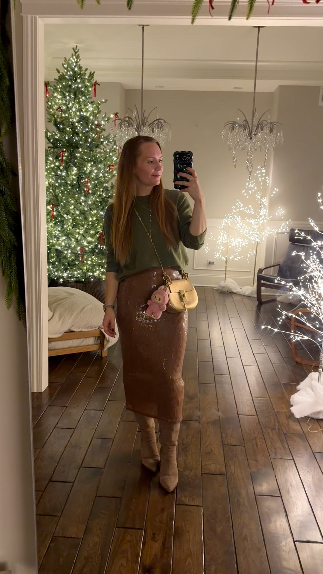 Last nights look for dinner with a friend. And my new Labubu’s first time out on this very old Chloe bag 😈

Mom style, holiday outfit, Christmas party, going out, ootd, sequin skirt 

#LTKSeasonal #LTKHoliday #LTKFindsUnder50